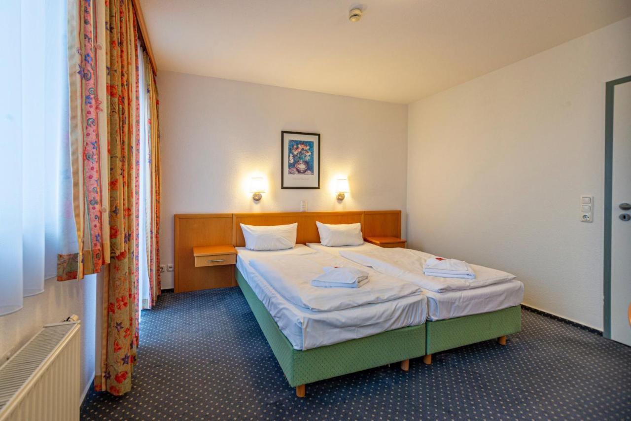 Hotel Rostock West Im "Kritzmow Park" Exterior foto