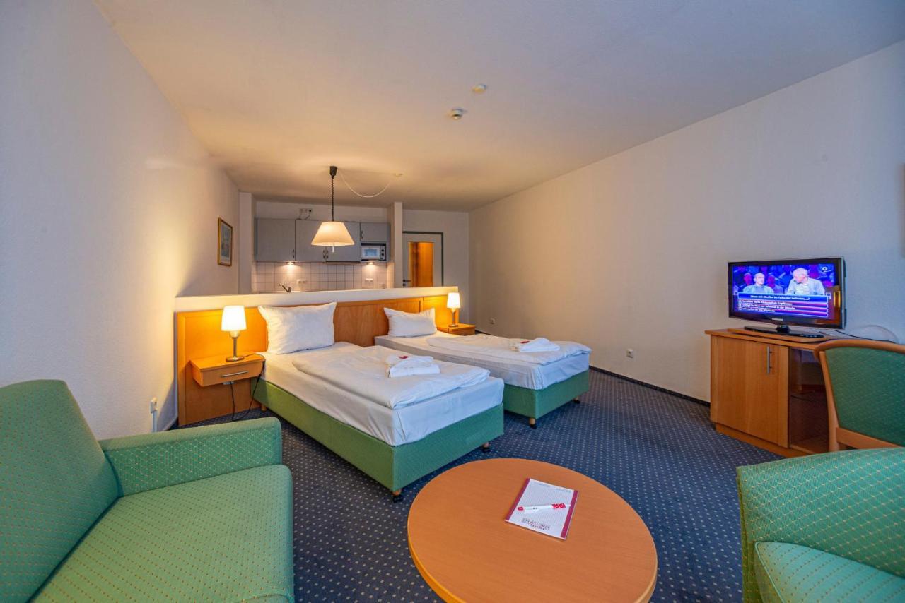 Hotel Rostock West Im "Kritzmow Park" Exterior foto