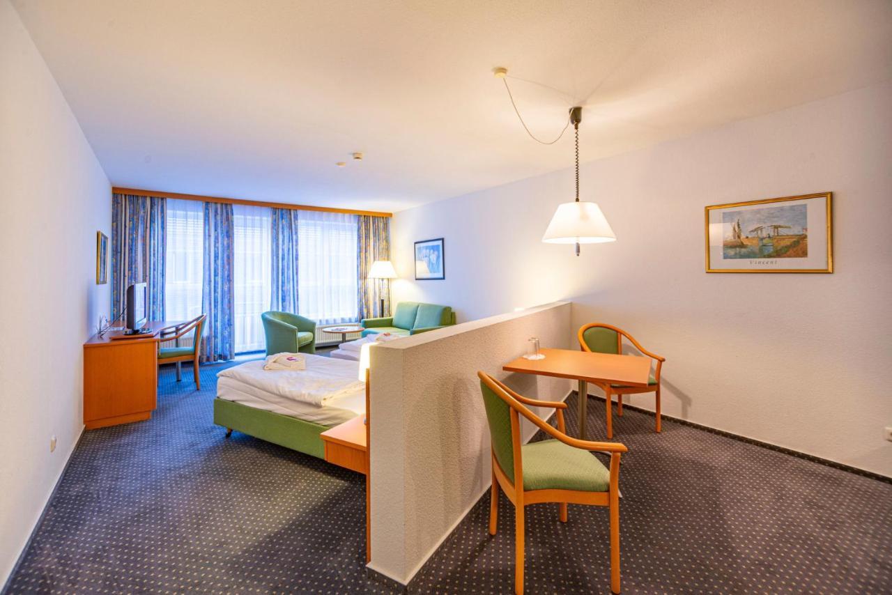 Hotel Rostock West Im "Kritzmow Park" Exterior foto